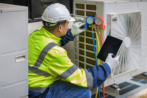 Professional Hvac technician working in Alief, TX